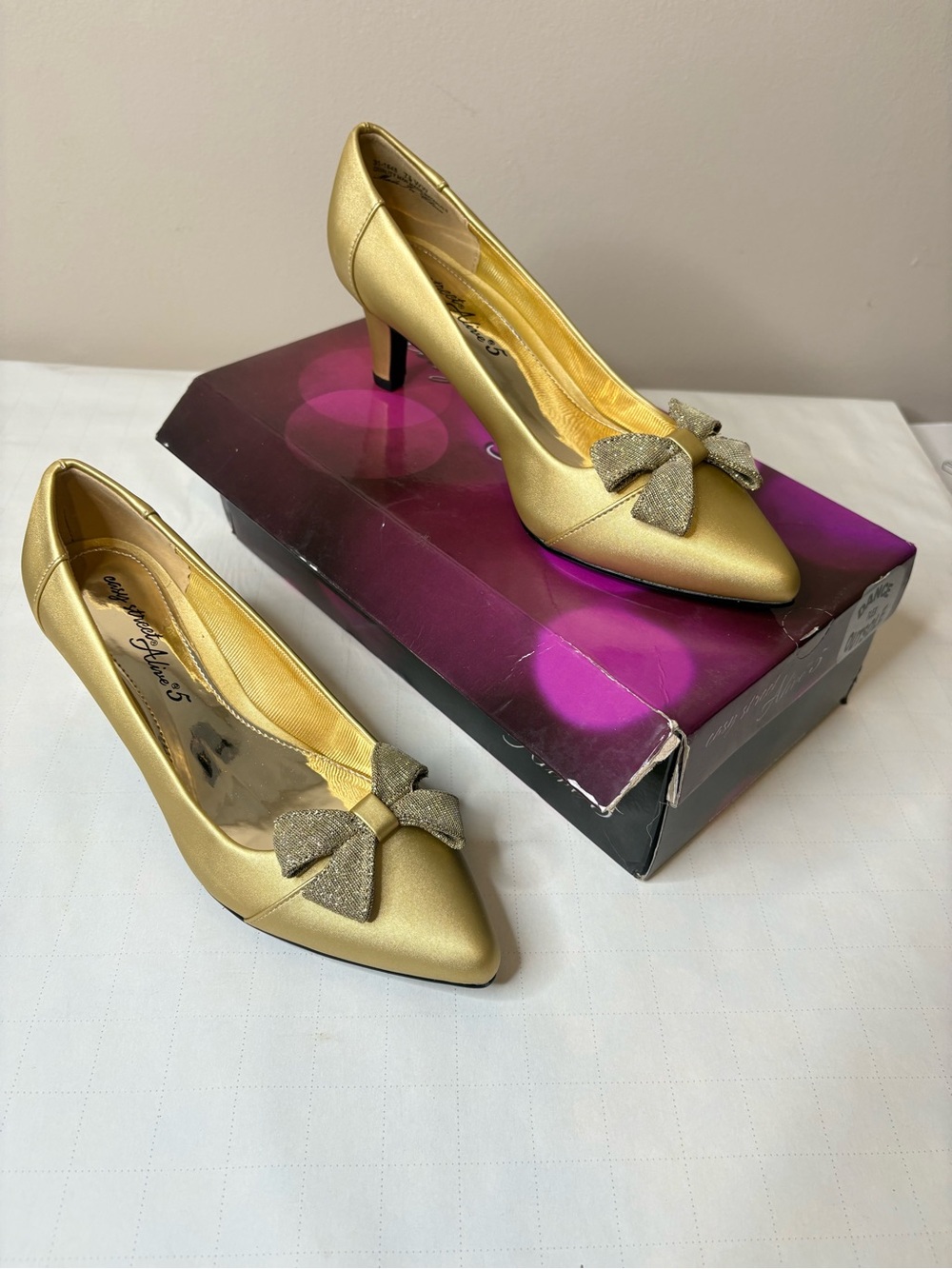 Easy Street Women's sz 7.5 WW Gold Satin Glitter Devanna Slip-On Pumps NIB (37)